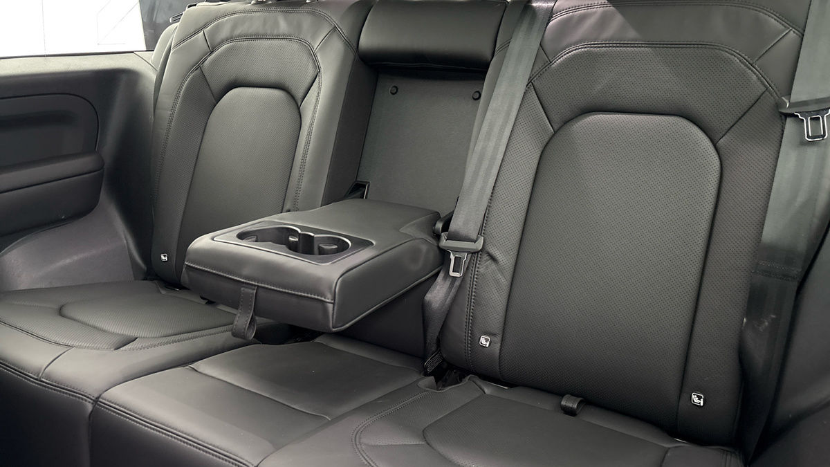 Land Rover Defender 90 Urban Image 9