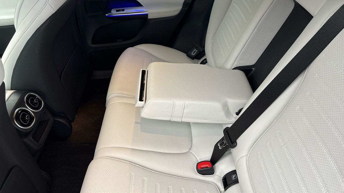 Mercedes-Benz GLC Image 9