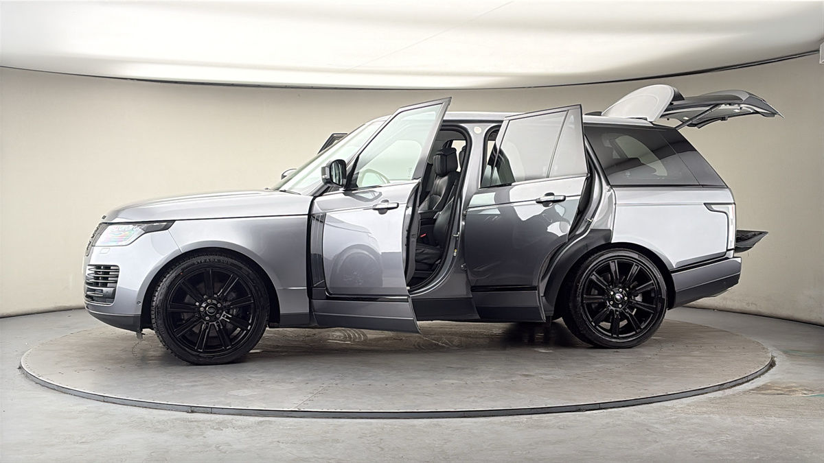 More views of Land Rover Range Rover