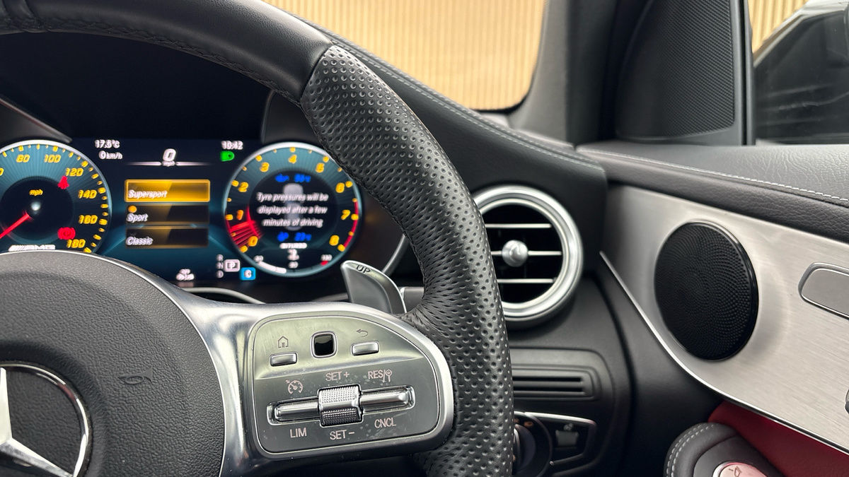 Mercedes-Benz GLC Image 14