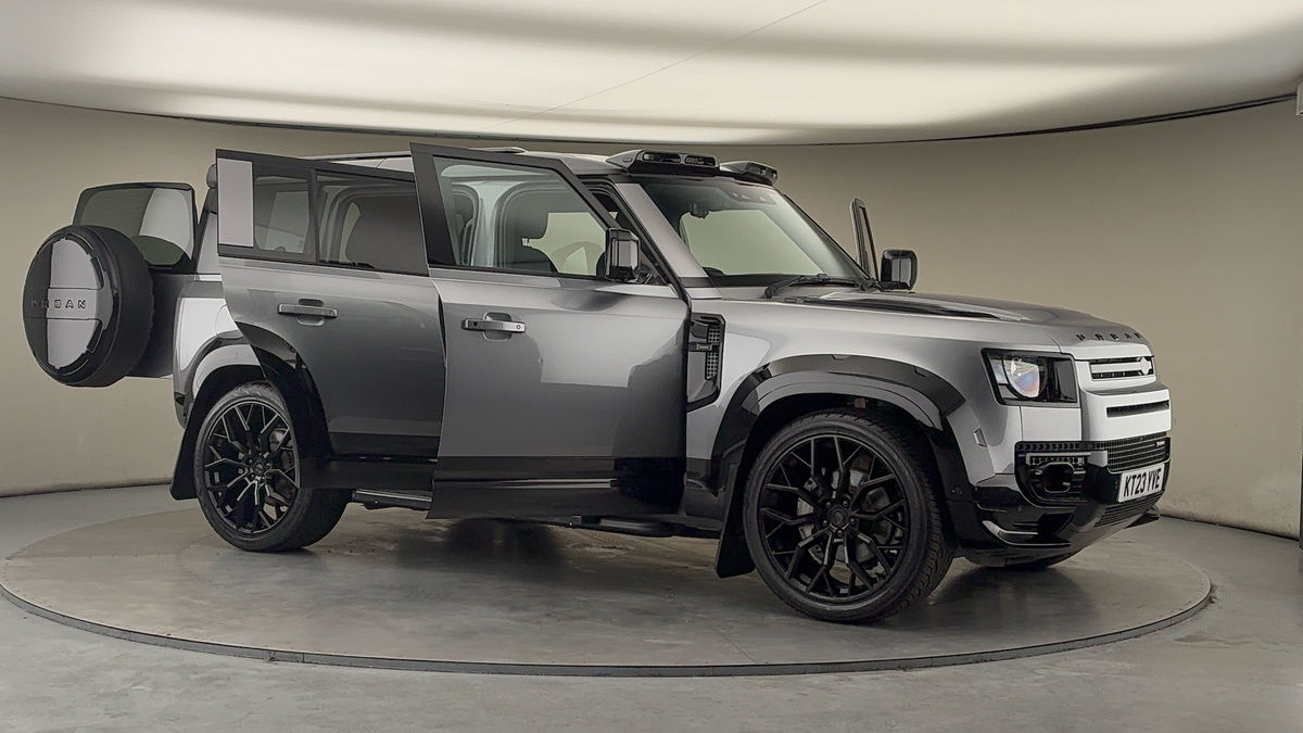 More views of Land Rover Defender 110