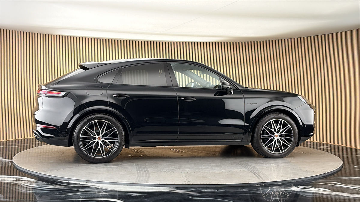 More views of Porsche Cayenne