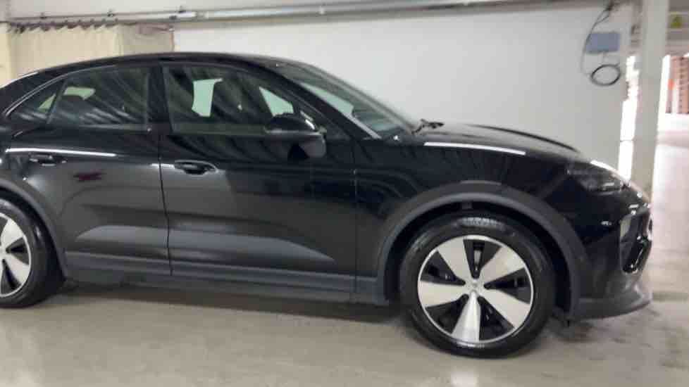 More views of Porsche Macan