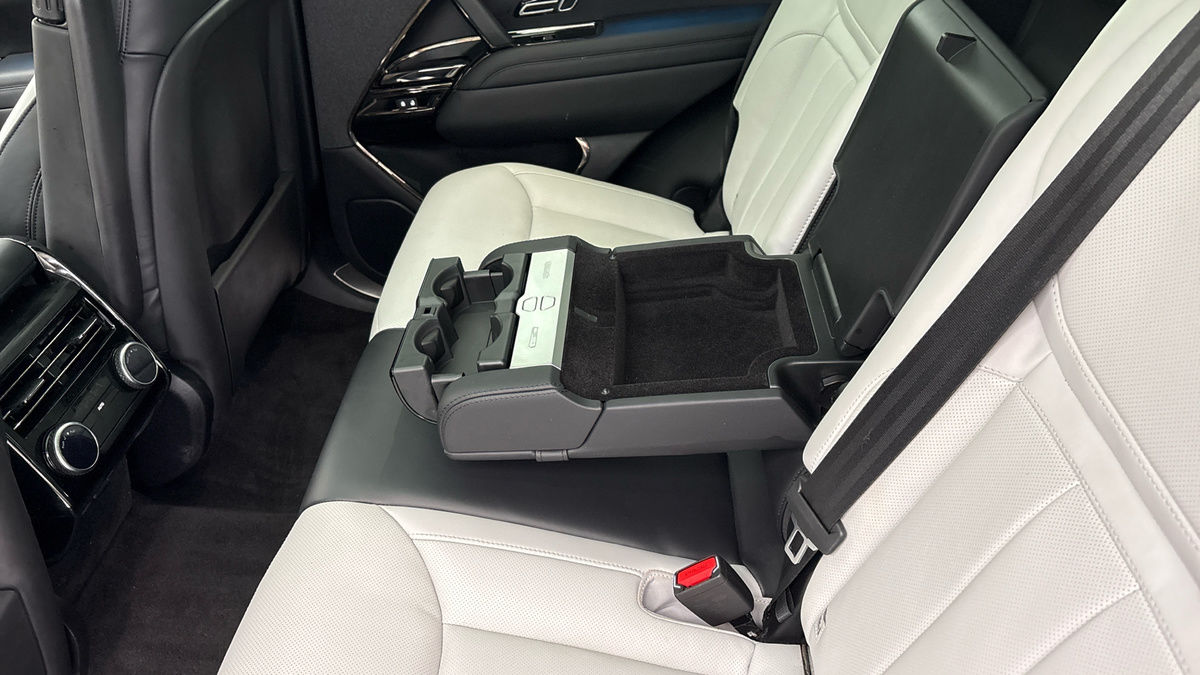 Land Rover Range Rover Sport Image 9