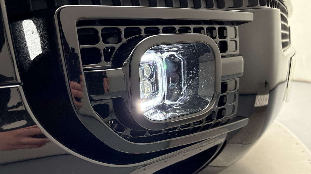 Land Rover Defender 110 Urban Image 28