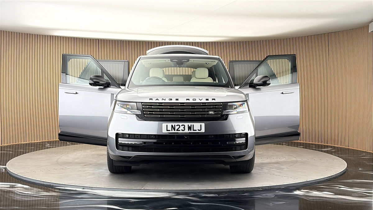 More views of Land Rover Range Rover