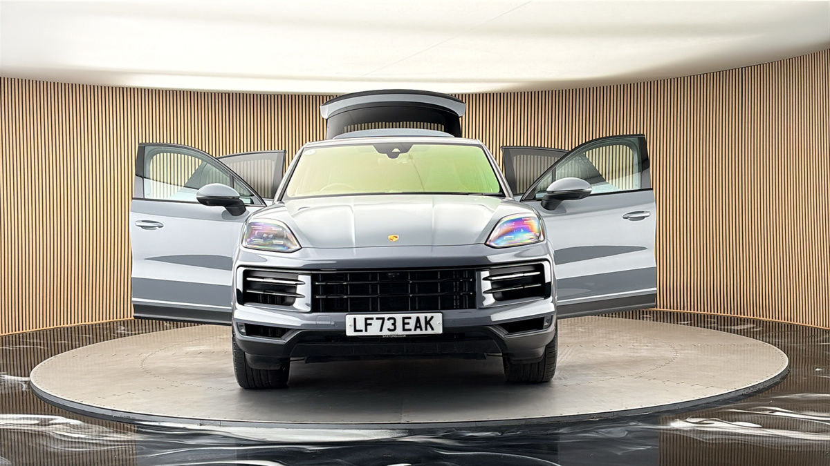 More views of Porsche Cayenne