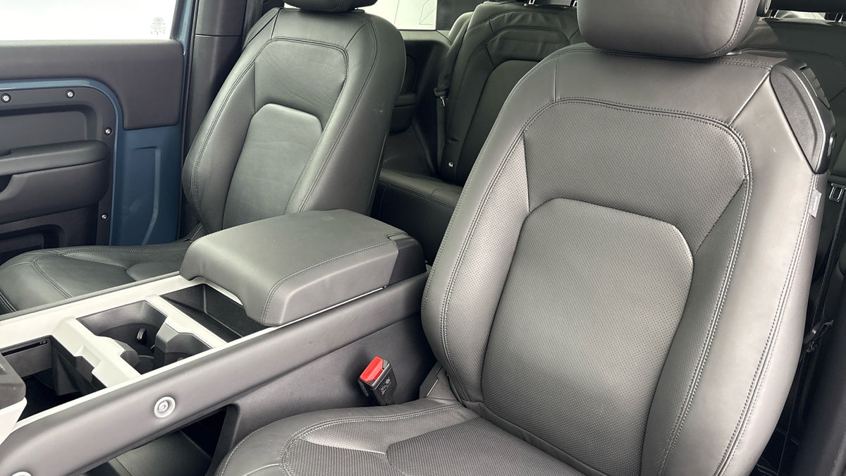 Land Rover Defender 90 Urban Image 7