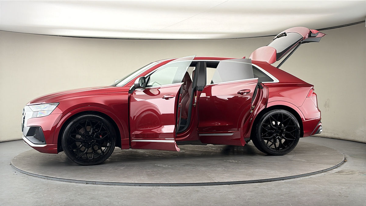 More views of Audi SQ8