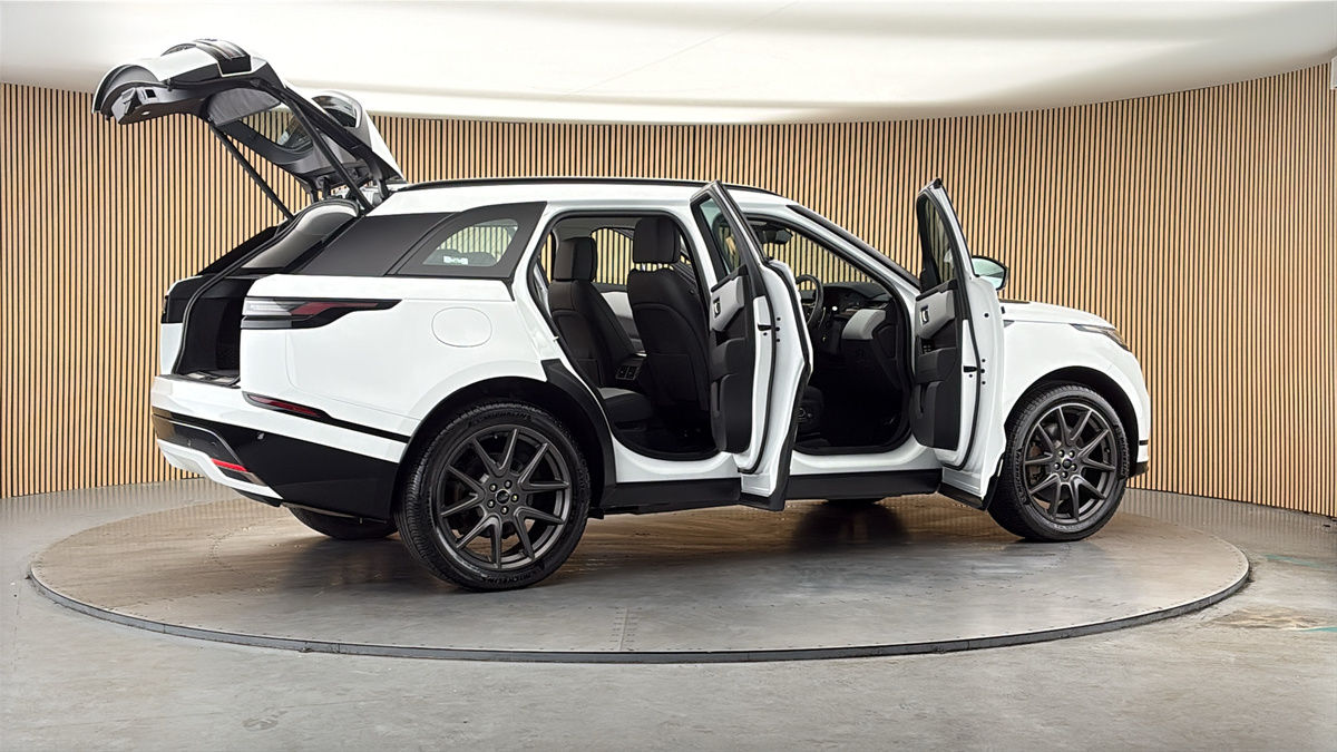 More views of Land Rover Range Rover Velar