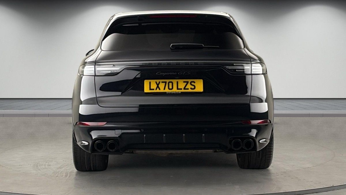 Porsche Cayenne Image 4
