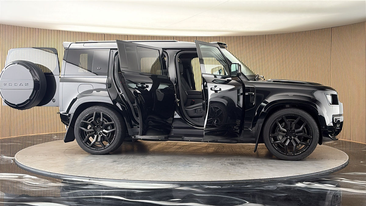 More views of Land Rover Defender 110