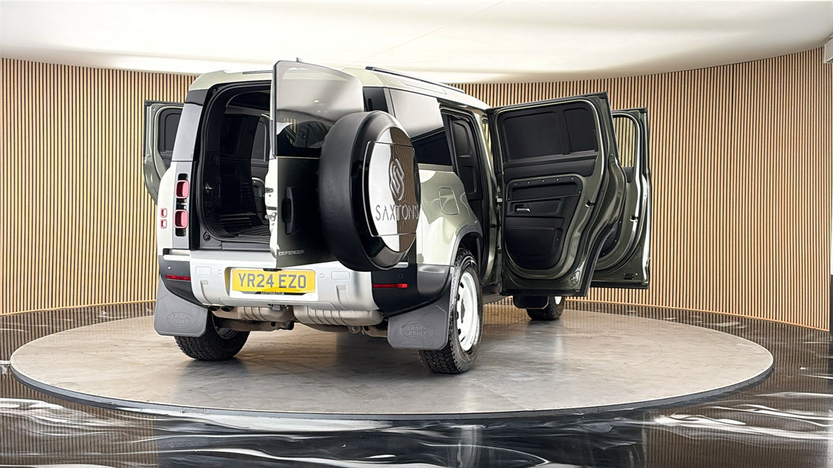 More views of Land Rover Defender 110