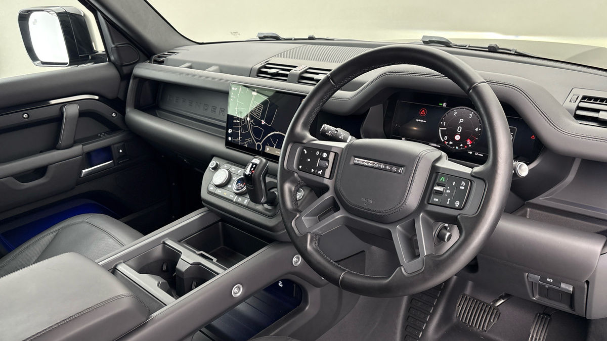 Land Rover Defender 110 Image 5