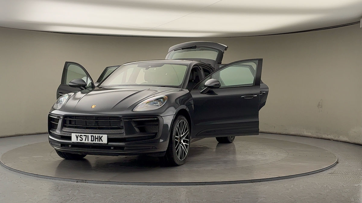 More views of Porsche Macan