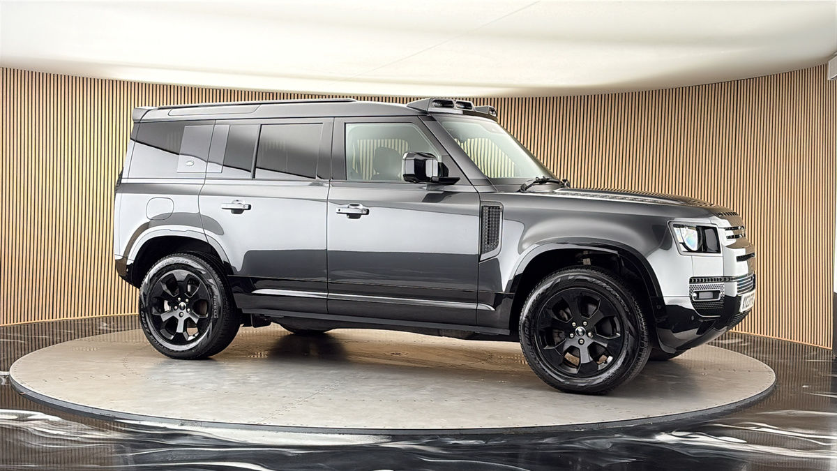 More views of Land Rover Defender 110