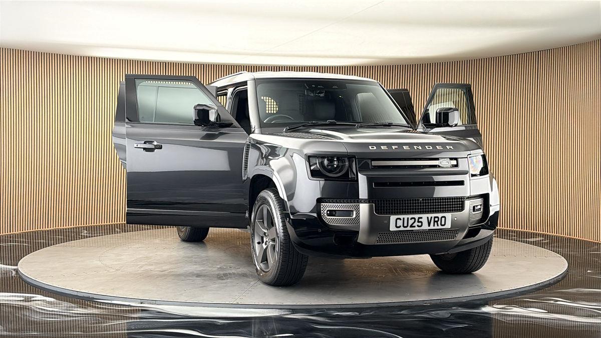 More views of Land Rover Defender 110