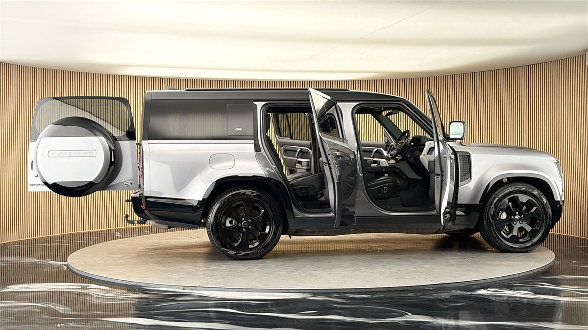 More views of Land Rover Defender 130