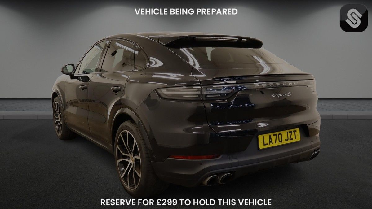 Porsche Cayenne Image 3