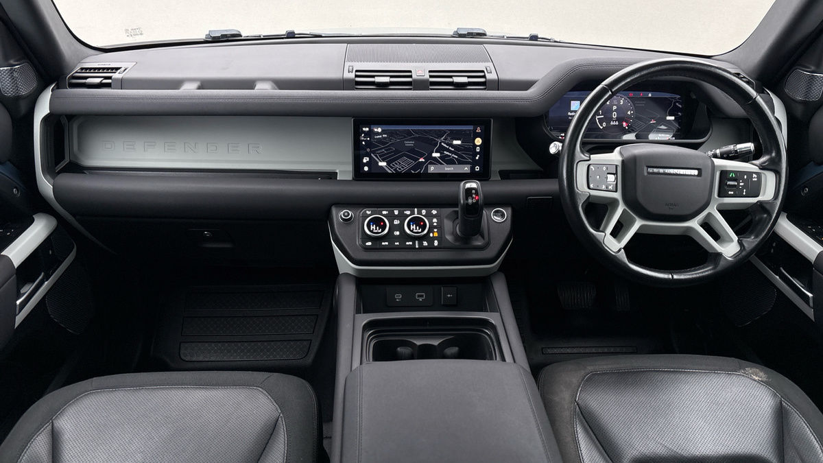 Land Rover Defender 110 Image 12