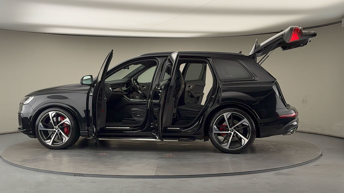 More views of Audi SQ7