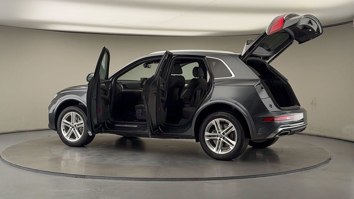 More views of Audi Q5