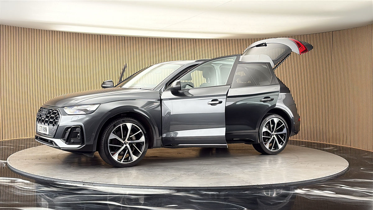 More views of Audi Q5