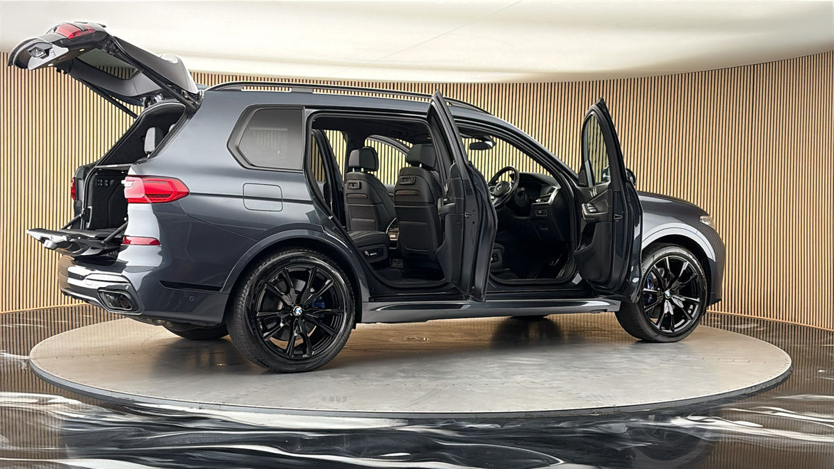 More views of BMW X7