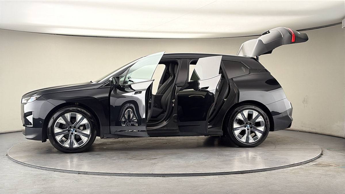 More views of BMW iX