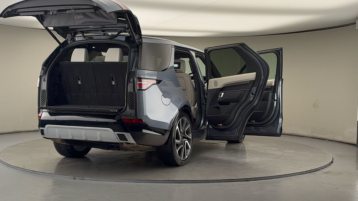 More views of Land Rover Discovery