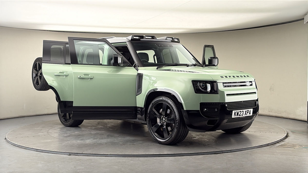 More views of Land Rover Defender 110