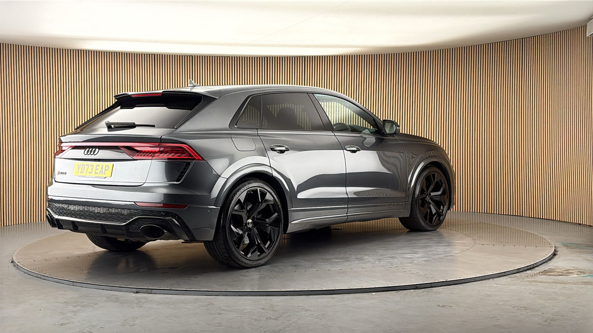 Audi RSQ8 Image 21