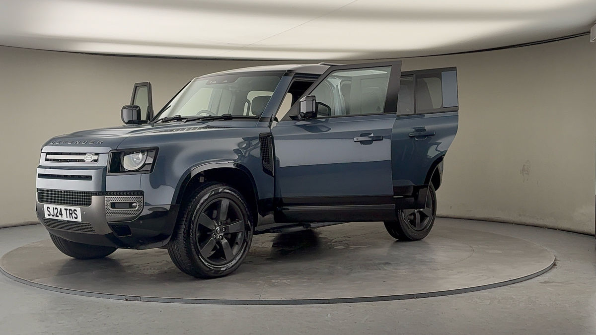 More views of Land Rover Defender 110