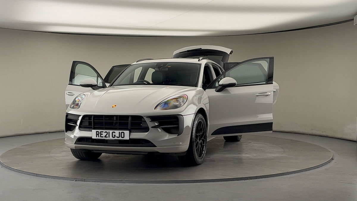 More views of Porsche Macan