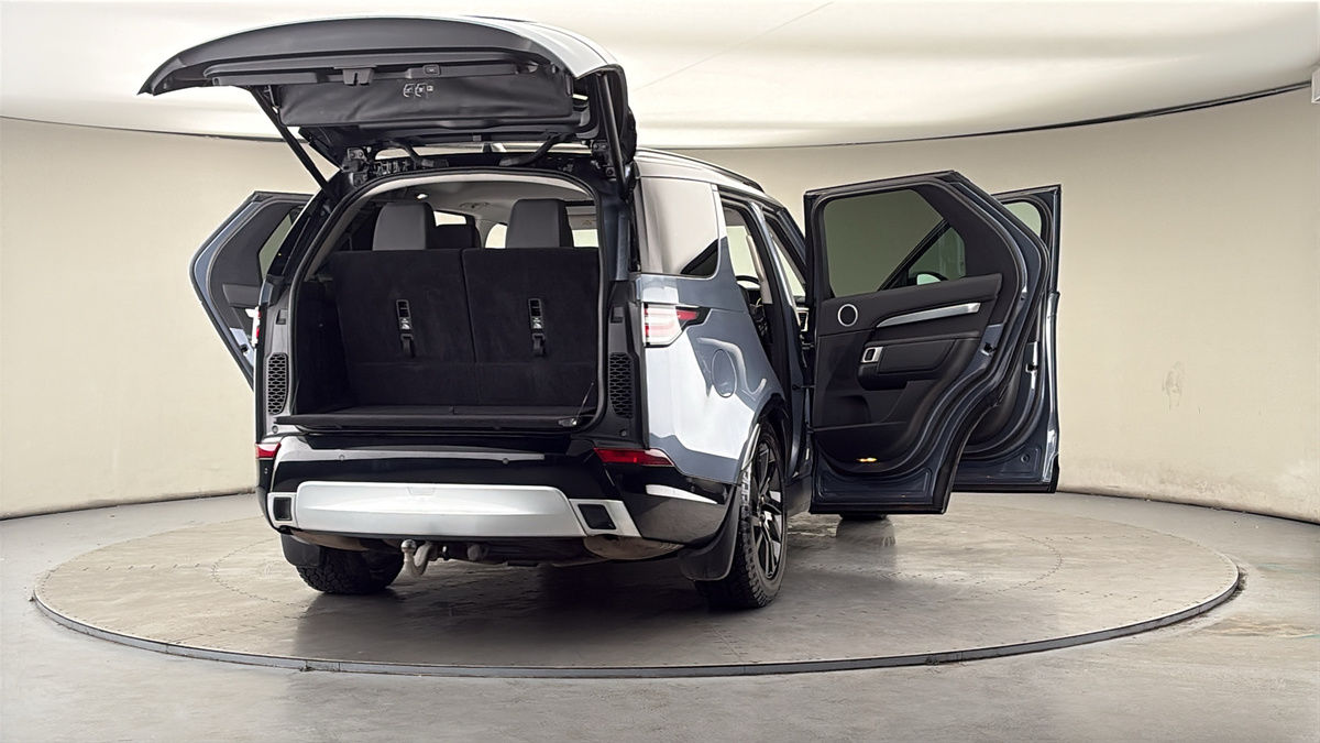 More views of Land Rover Discovery