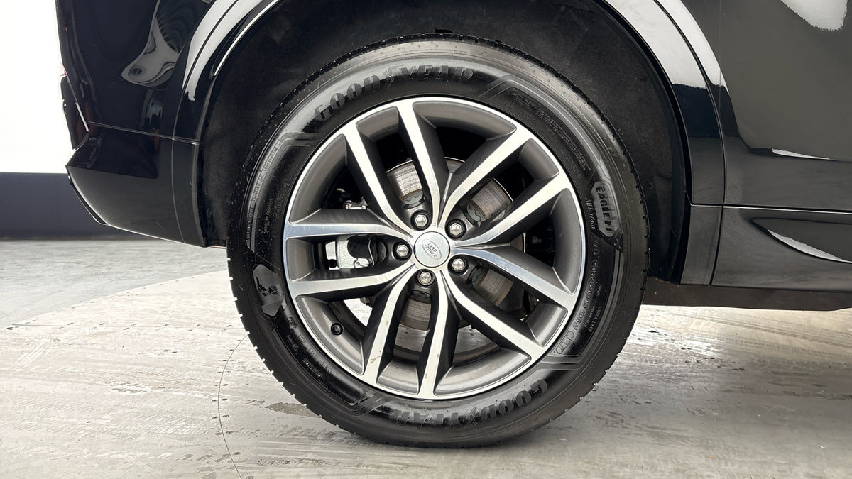 Land Rover Discovery Sport Image 10