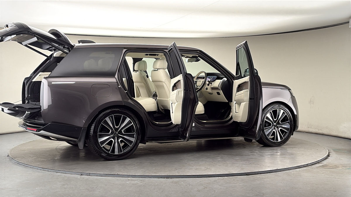 More views of Land Rover Range Rover