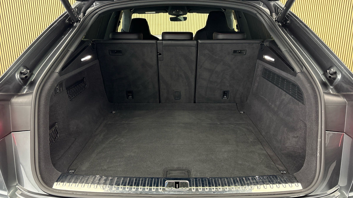 Audi RSQ8 Image 11