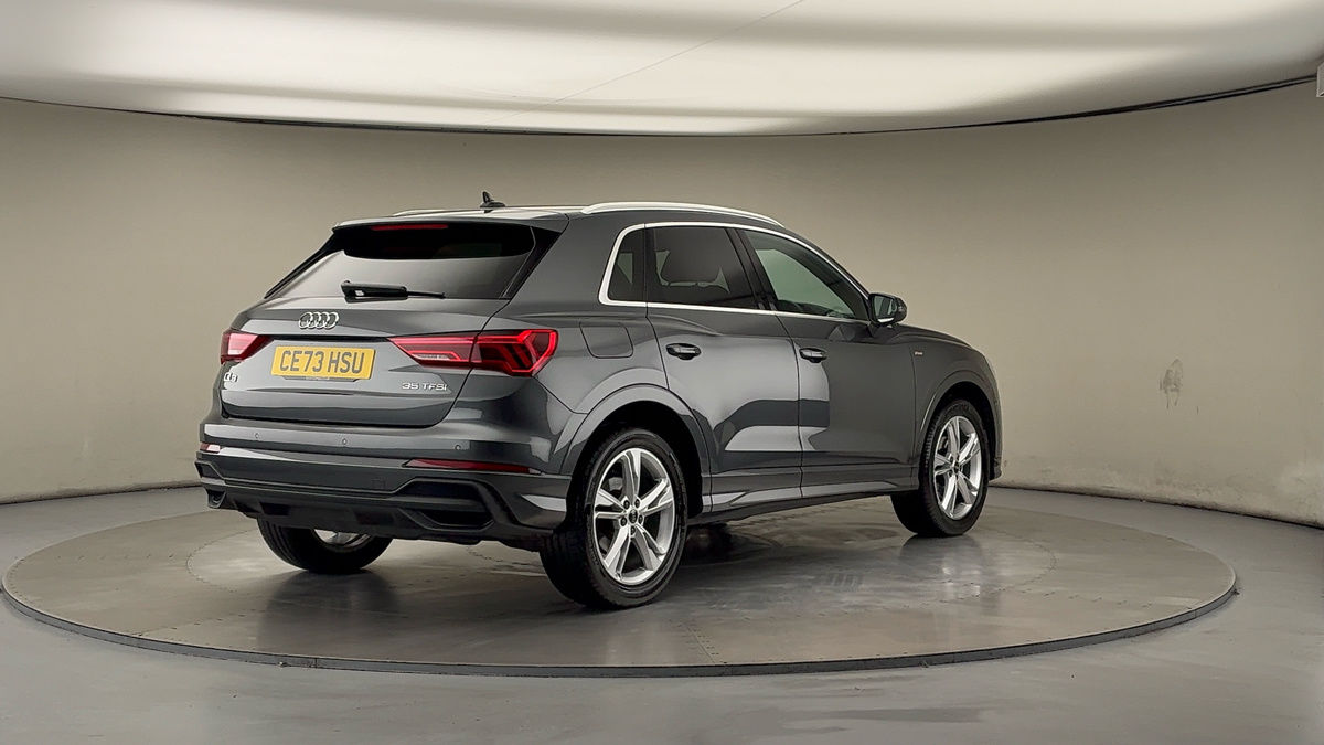 More views of Audi Q3