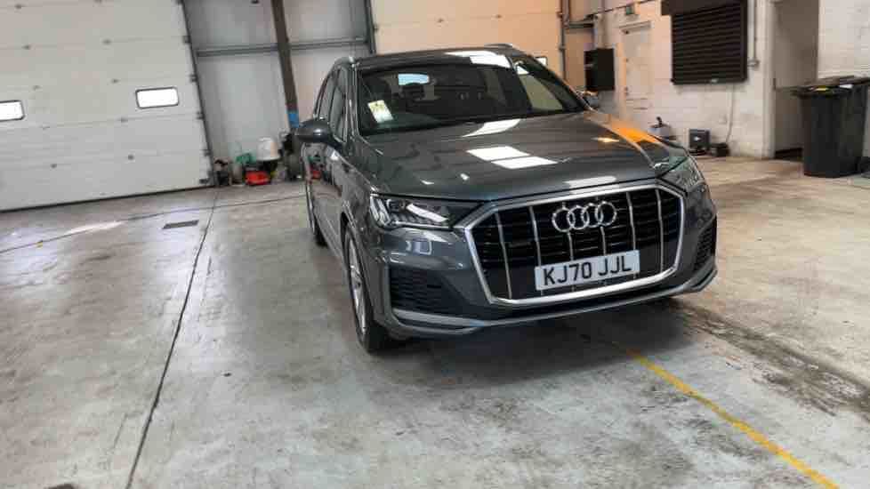 More views of Audi Q7