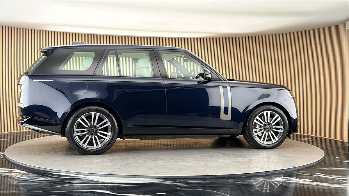 More views of Land Rover Range Rover