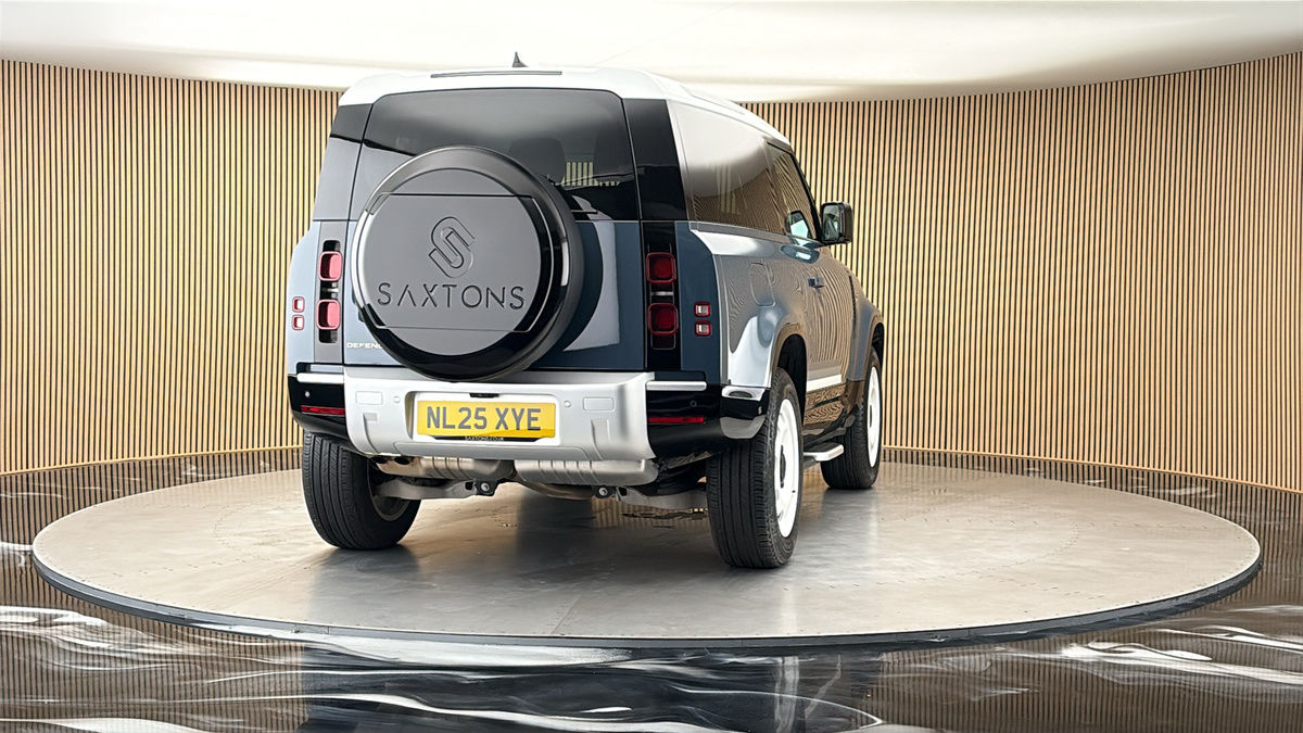 More views of Land Rover Defender 90