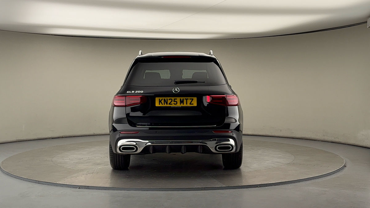 Mercedes-Benz GLB Image 4