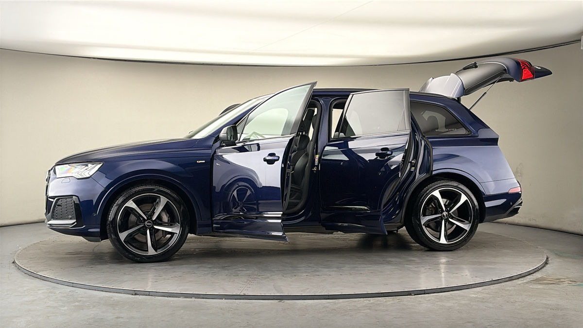 More views of Audi Q7