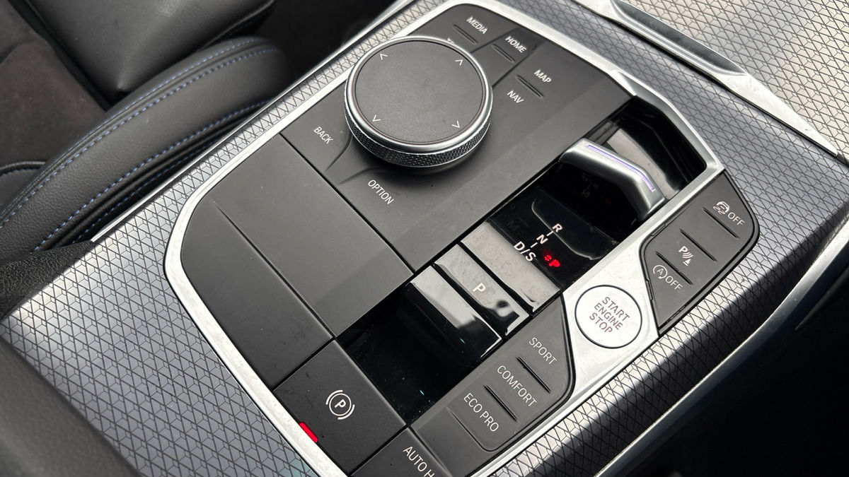 BMW 3 Series Image 6