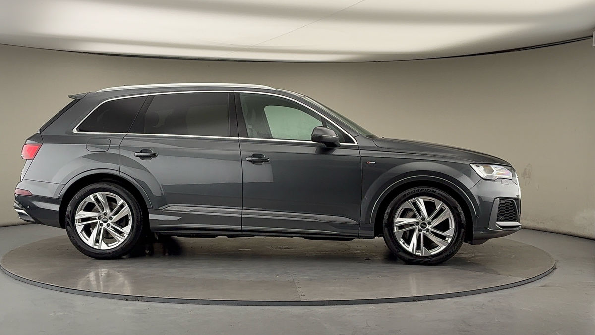 More views of Audi Q7