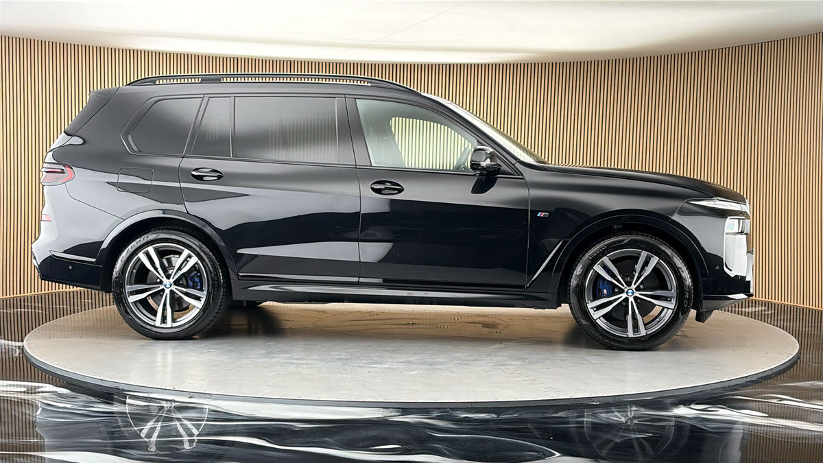 More views of BMW X7
