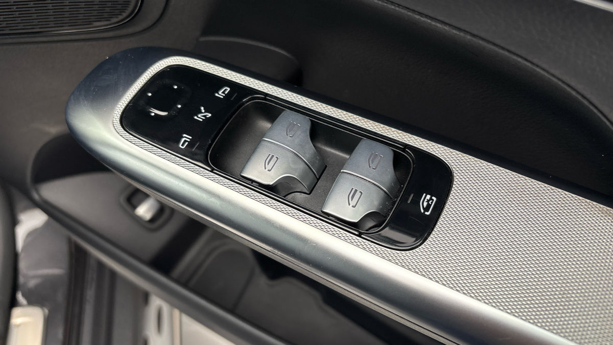Mercedes-Benz GLC Image 25