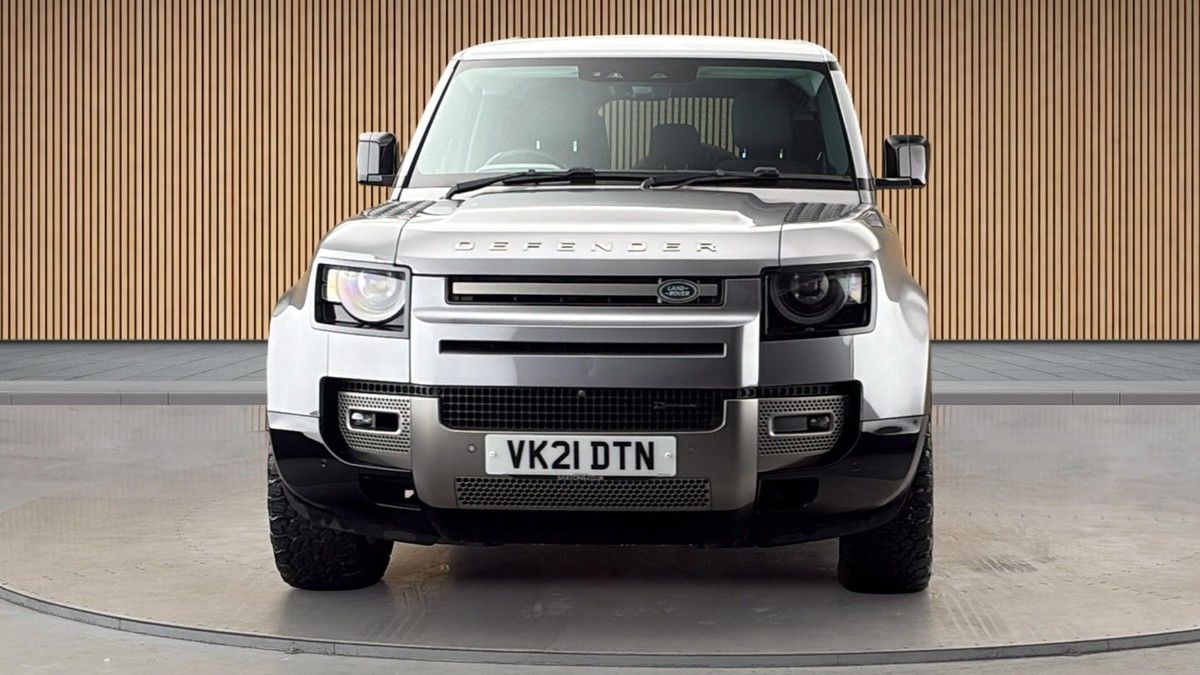 Land Rover Defender 110 Image 3