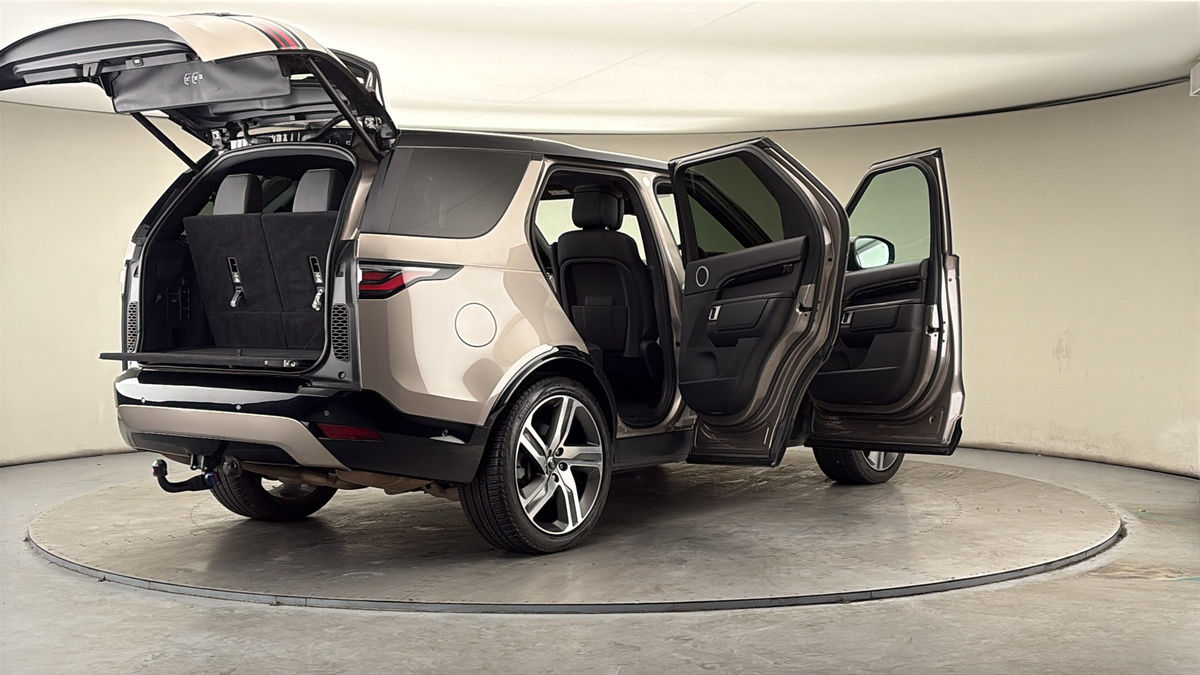 More views of Land Rover Discovery
